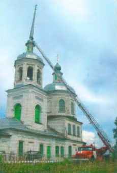 В июле 2010 года опасно накренившийся после урагана шпиль Петропавловской церкви пришлось демонтировать